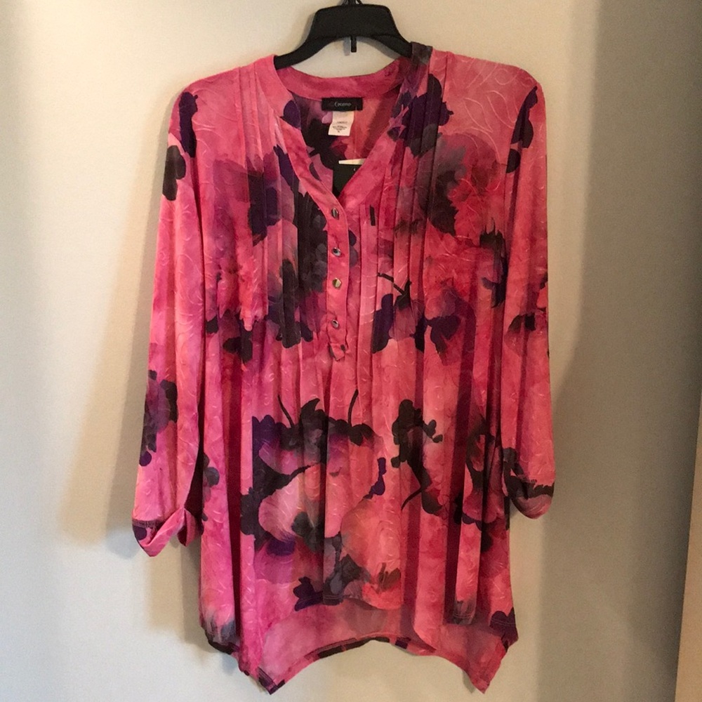 New! Floral Top - Tags On